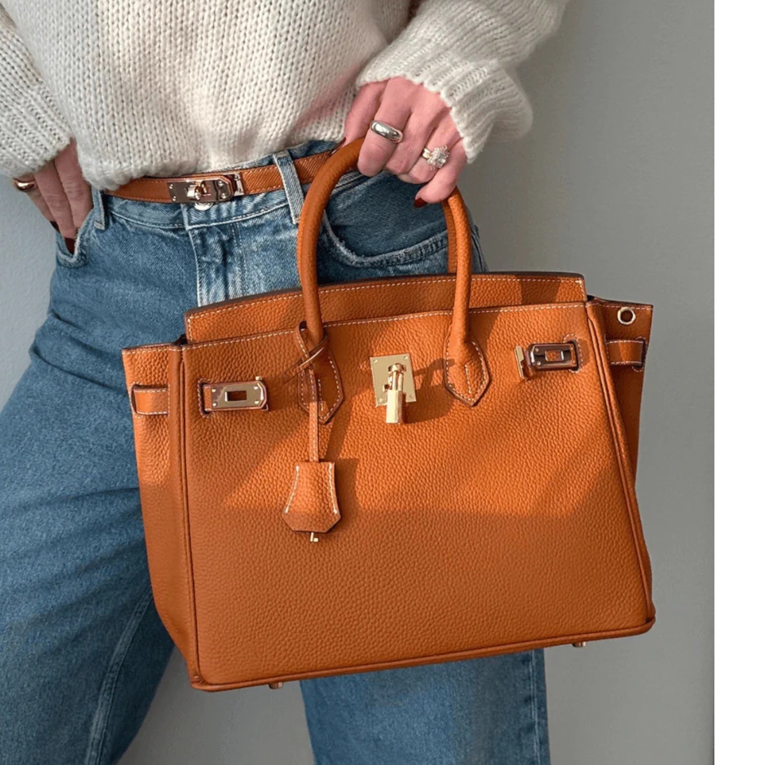 Elanéce Veske |  Skinn