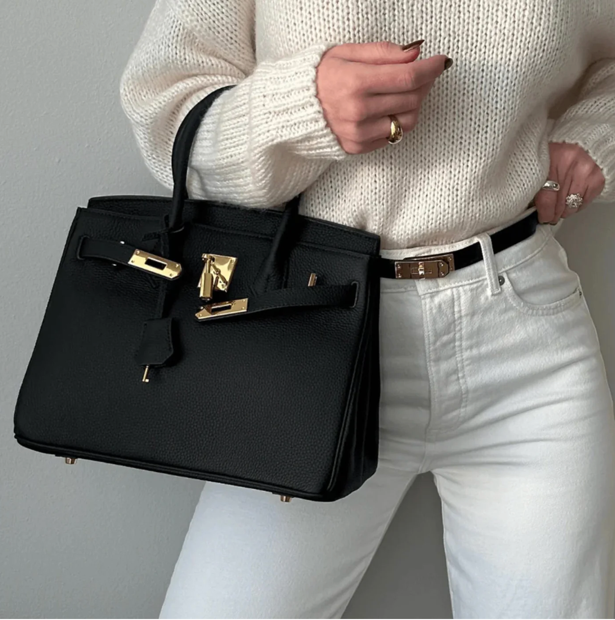 Elanéce Veske |  Skinn